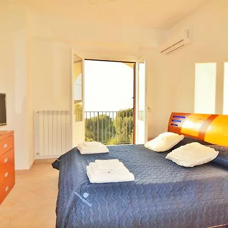 Bed & Breakfast Lemon Flats