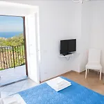 Lemon Flats 4*