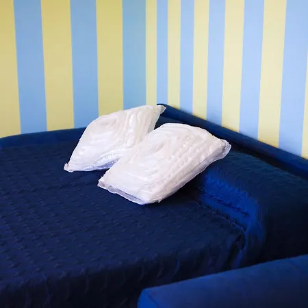 Bed & Breakfast Lemon Flats